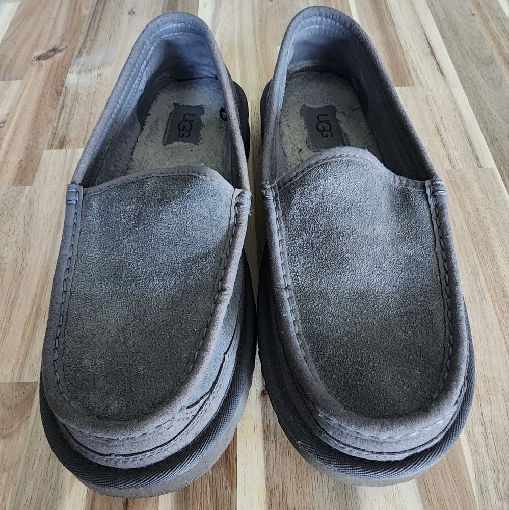 UGG Size 7
